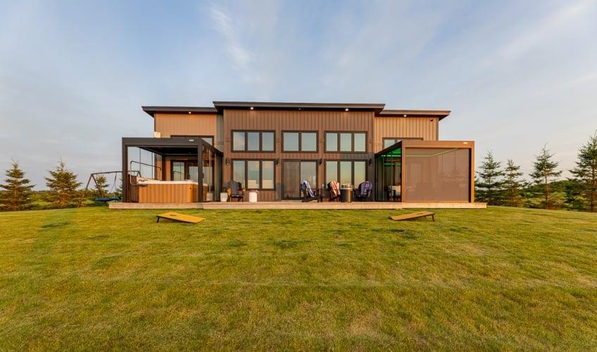 Stunning Riverside Escape