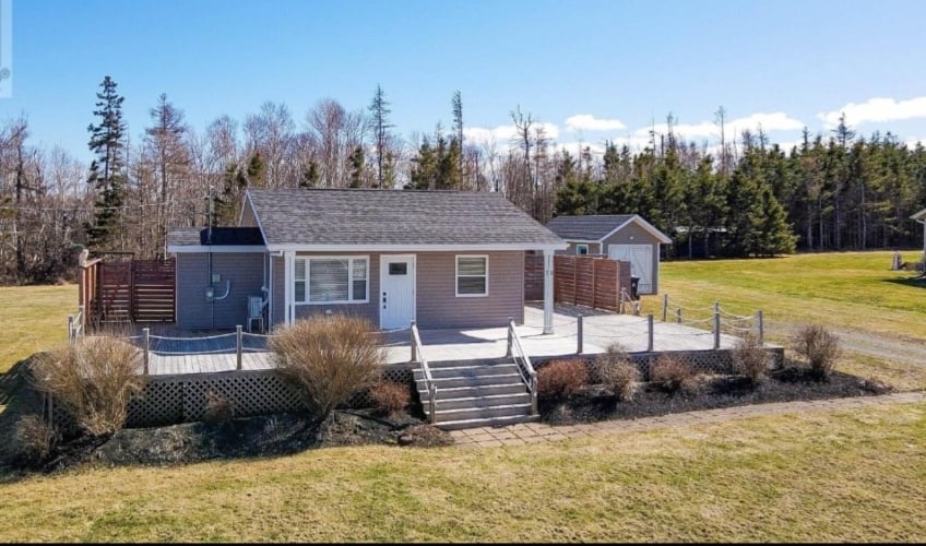 All Decked Out Cottage