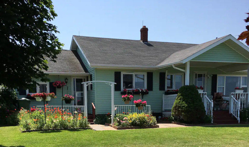 Lilly's Garden Tourist Home