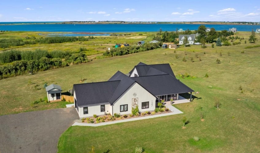 127 Thompson Shore Rd