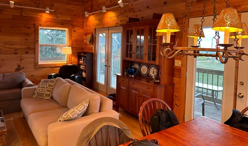 Deb's Cottage by the Beach 2