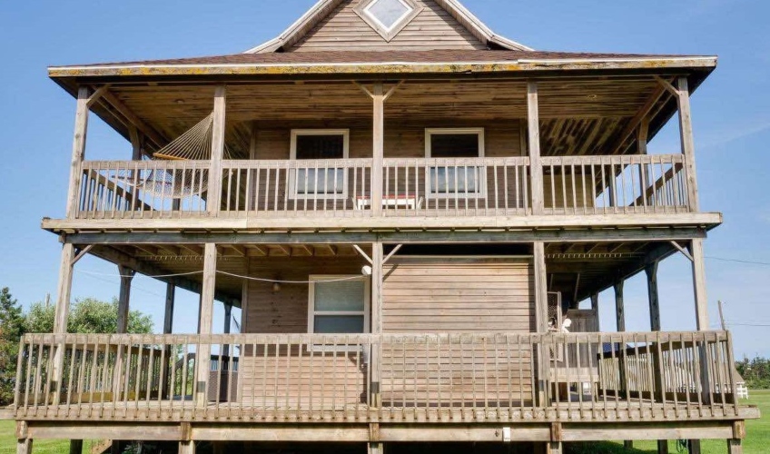 Deb's Cottage by the Beach 2