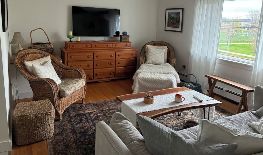 Charming Apartment in Summerside - 240 Summer St Rental
