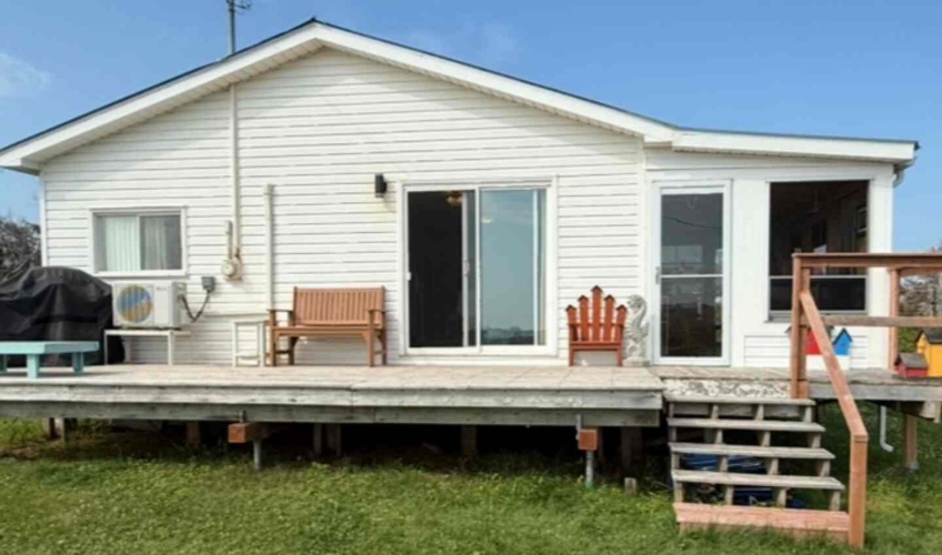 The Seahorse on Salt Spray Cottage Rental