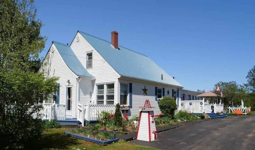 Come From Away Bed & Breakfast and Cottages