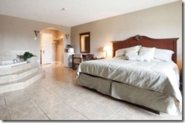 Canadas Best Value Inn & Suites