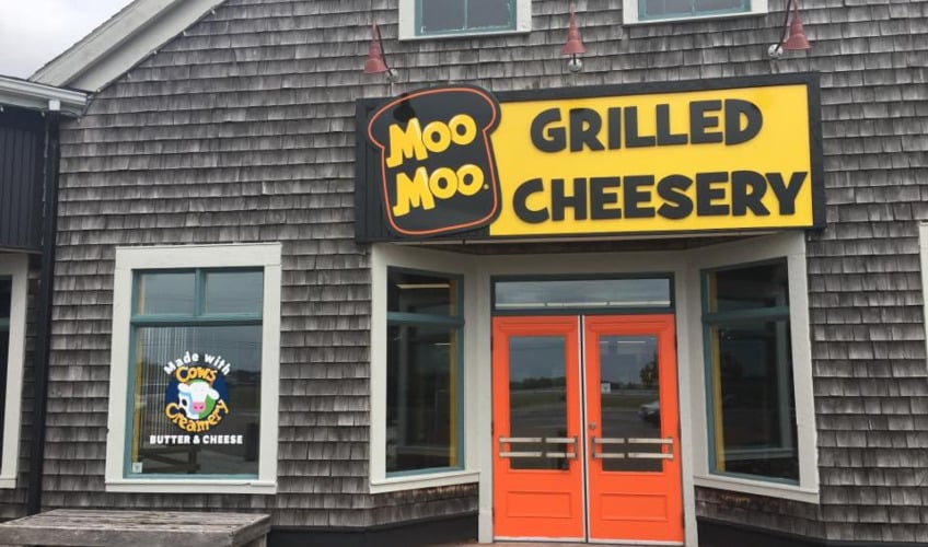 MOO MOO BBQ Grilled Cheesery