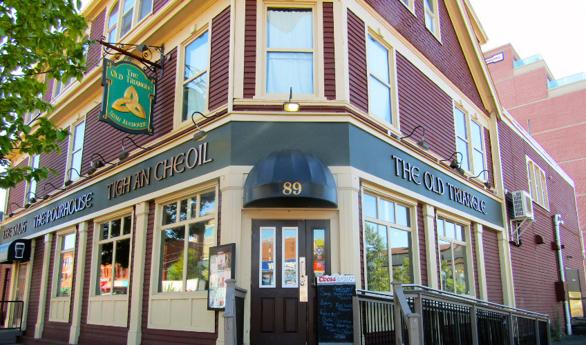 The Old Triangle Irish Alehouse