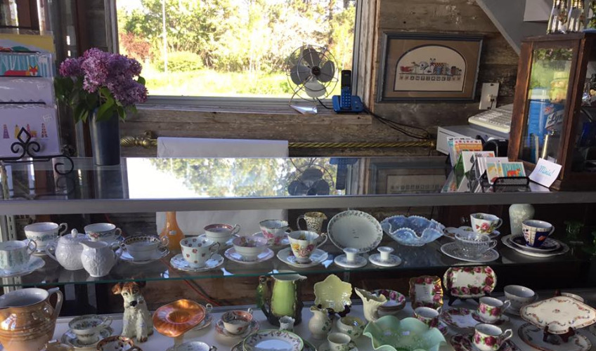 Little Barn By The Bay Antiques & Collectables