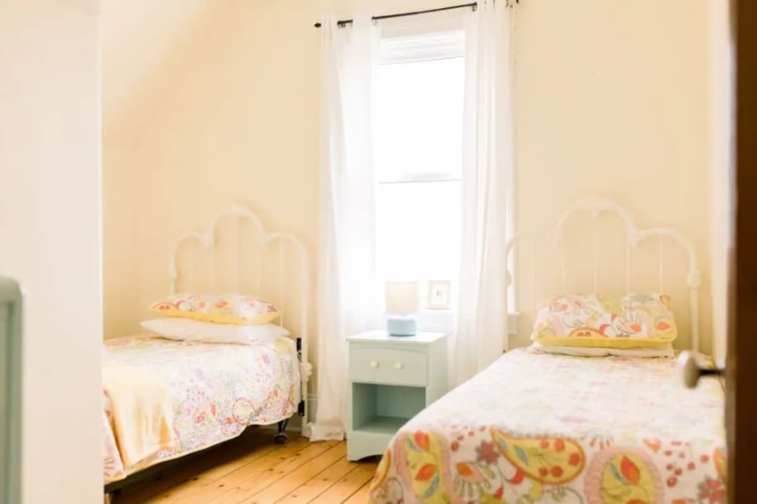 A & A Island Farmhouse Accommodations