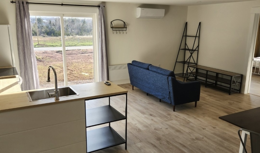 East Royalty Modern