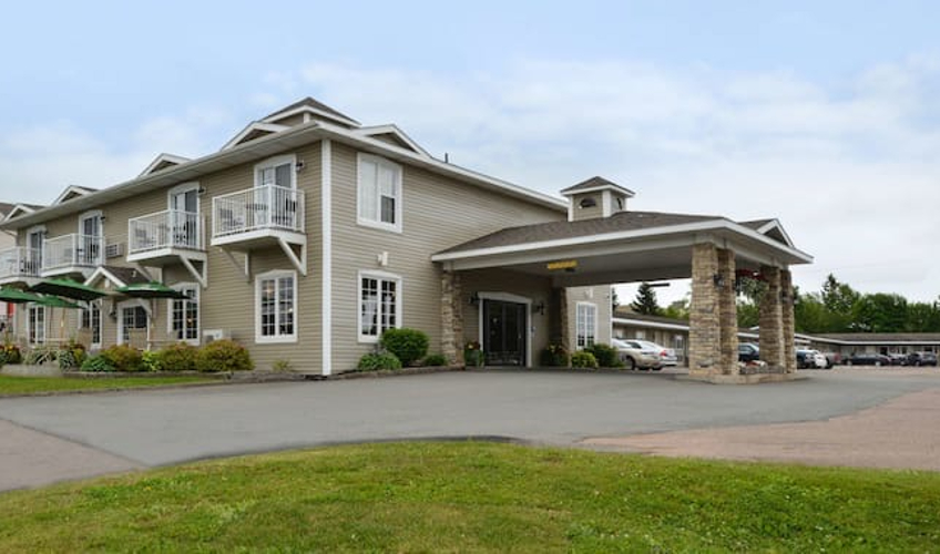 Canadas Best Value Inn & Suites