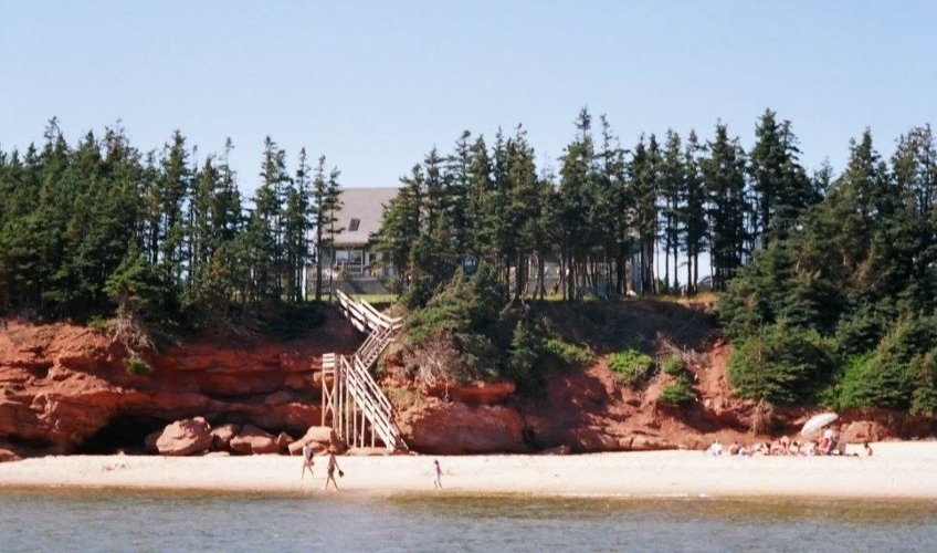 R&R Beach House and Guest House