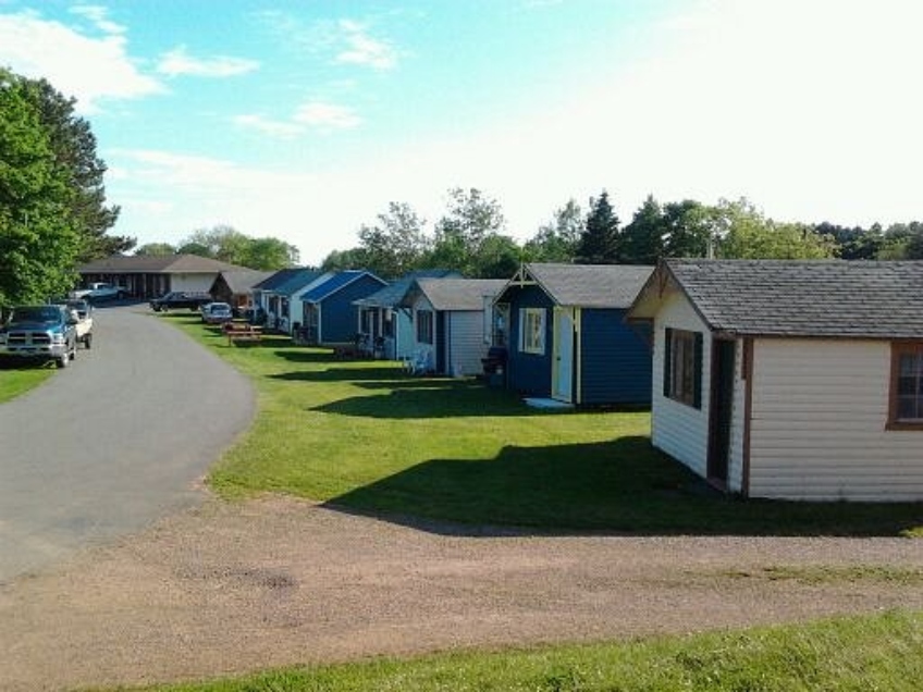 Summerside Motel and Cottages