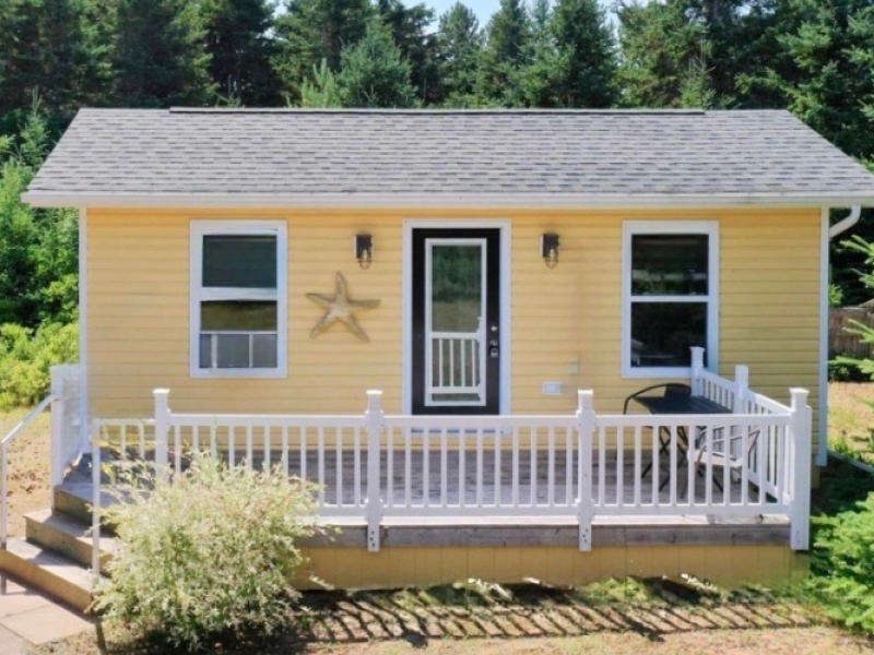 Beachcomber Cottage at Gordon Cove