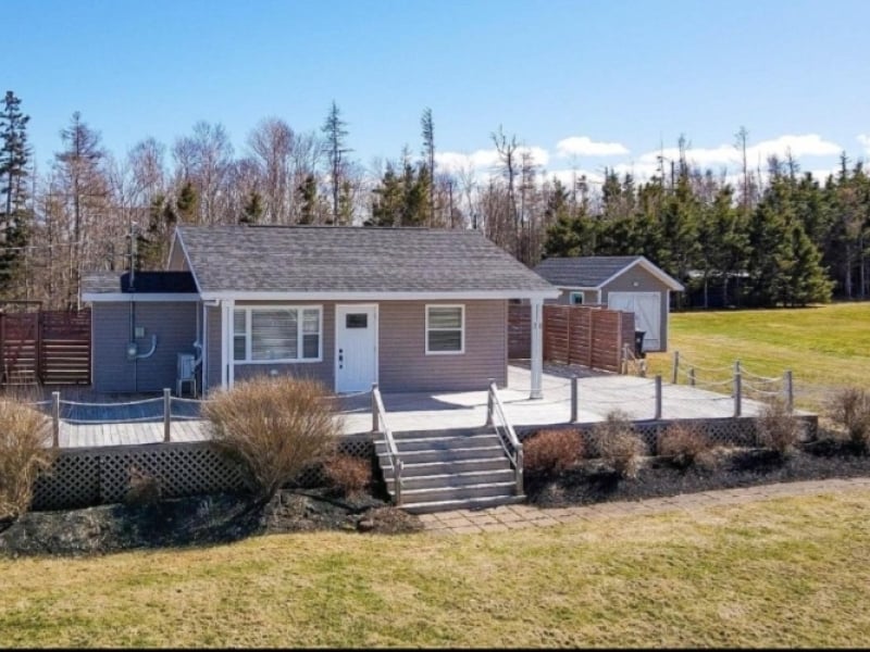 All Decked Out Cottage