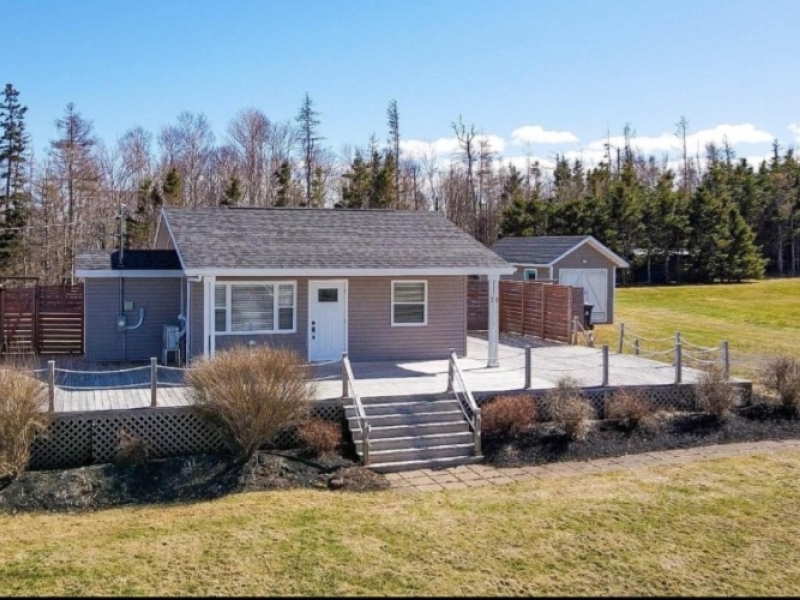 All Decked Out Cottage