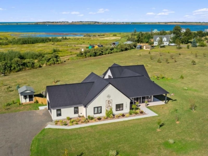 127 Thompson Shore Rd