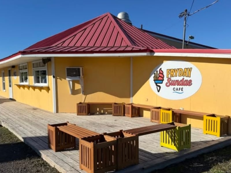 Fryday Sundae Café - Brackley Beach