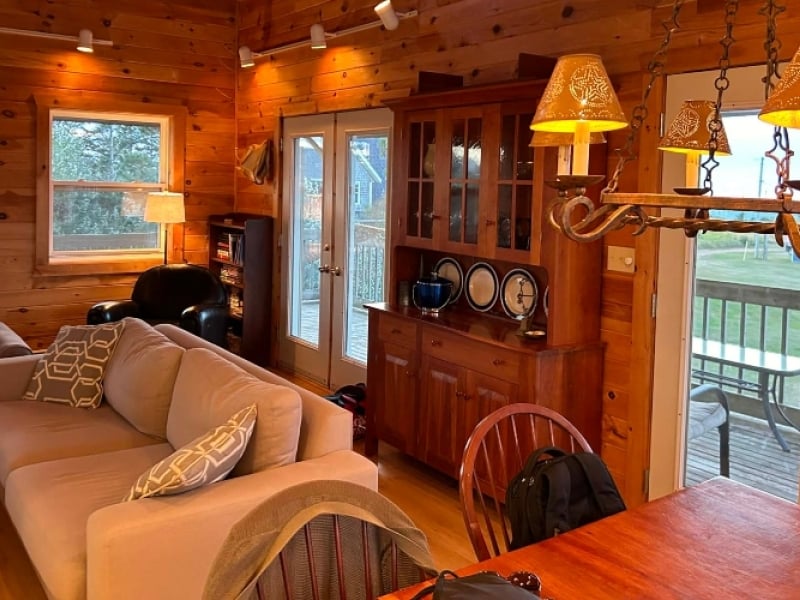 Deb's Cottage by the Beach 2