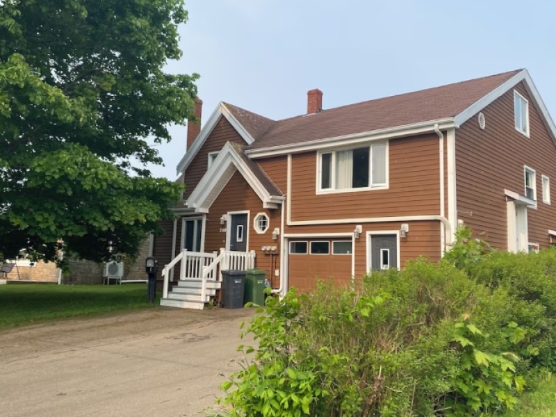 Charming Apartment in Summerside - 240 Summer St Rental