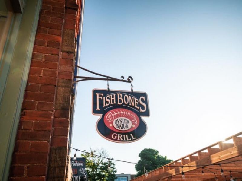 Fishbones Oyster Bar & Grill