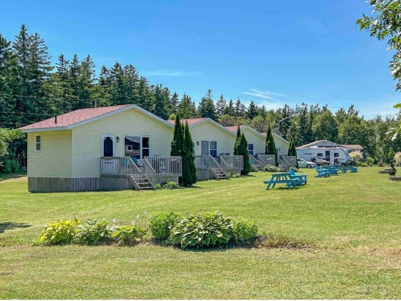 Baywatch  Lighthouse & Cottages