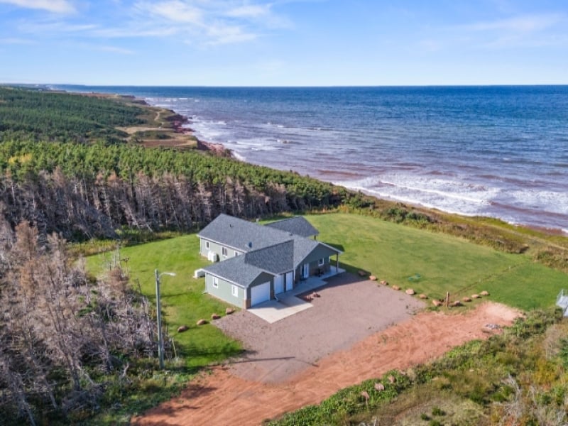 Coastal Bungalow By The Sea