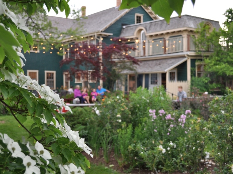 Holman's Summerside Spring Getaway