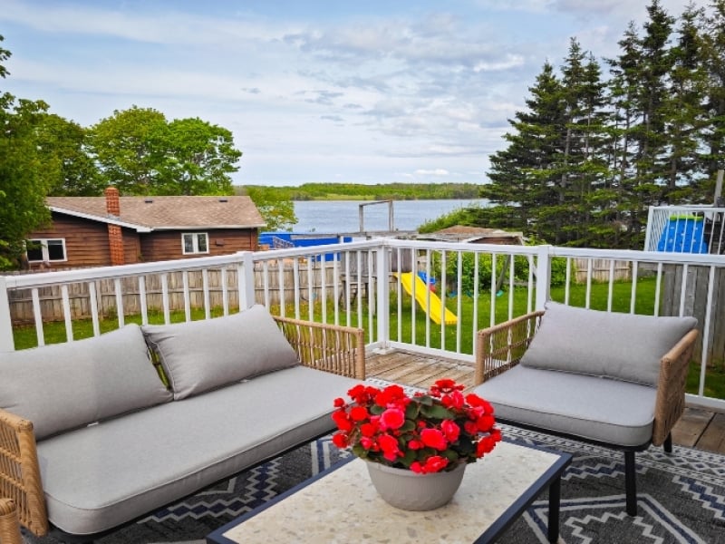 Tranquil Riverside Abode