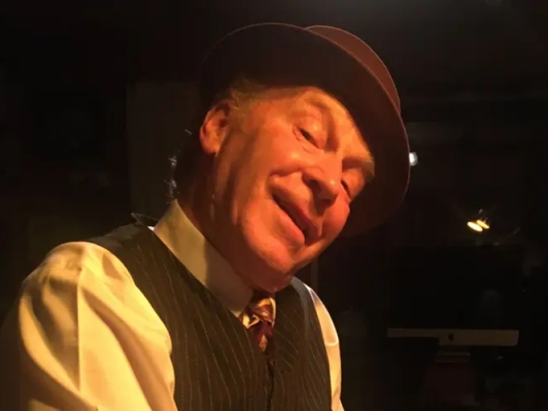Mark Haines Swings the Courthouse