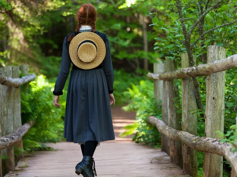 Anne of Green Gables, walking, hat, wooden bridge