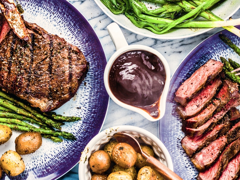 Beef, steak, gravy, potato, plating