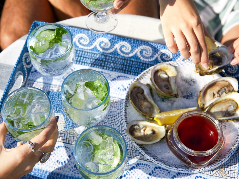 Millenial Lifestyle, cocktails, oysters