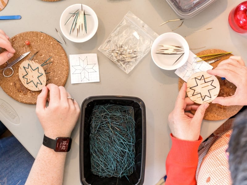 Hands-on quill workshop, Lennox Island, PEI / ©TPEI2020_BMC_LennoxIsland_0D3A0151_F