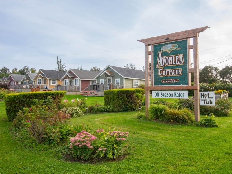 Sign in front of Avonlea Cottages