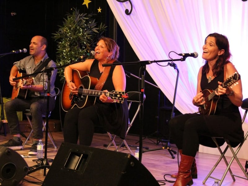 Trio sings on stage at Mont-Carmel Summer Concert Series