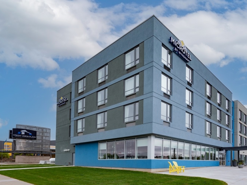 Outdoor image of Microtel, four storey hotel in Summerside