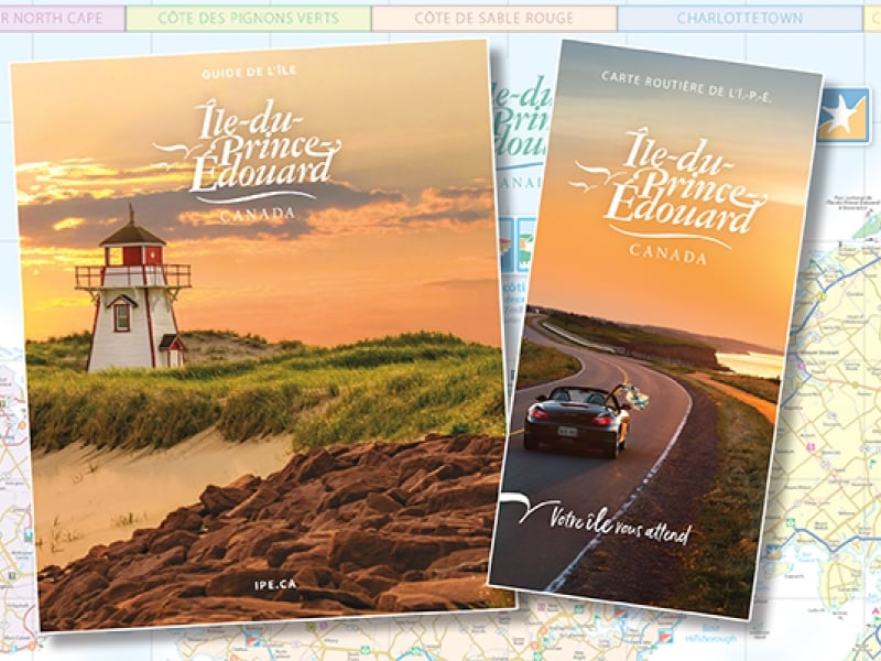 Covers of French 2026 PEI visitor guide and highway map