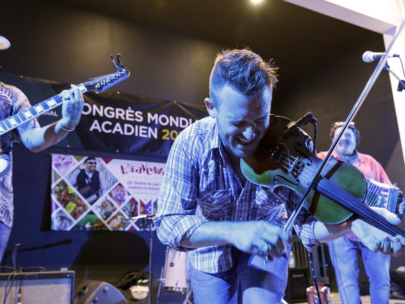 guy playing fiddle