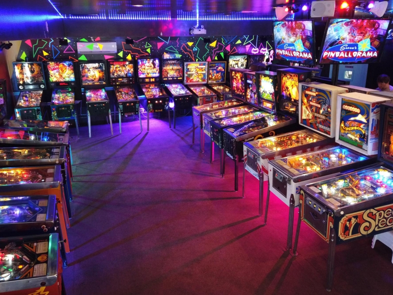 Inside Pinballorama,  a large room with various pinball machines
