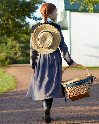 Anne of Green Gables, walking, hat