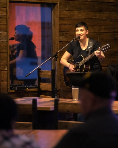 Keelin Wedge and another musican on stage at Lone Oak Brewing Co.