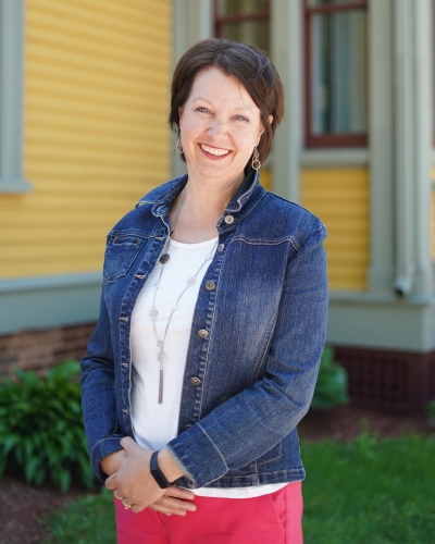 Portrait image of Verna Lynne Weeks