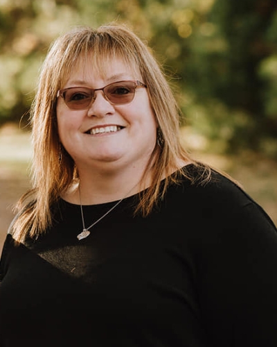 Portrait image of Lisa Campbell, Ask an Islander ambassador