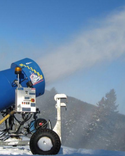 Machine making snow