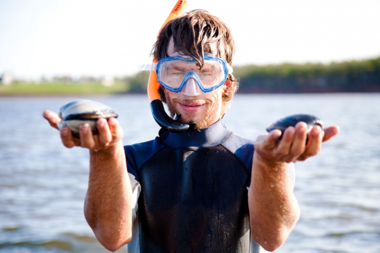 Giant clam dig