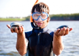 Giant clam dig