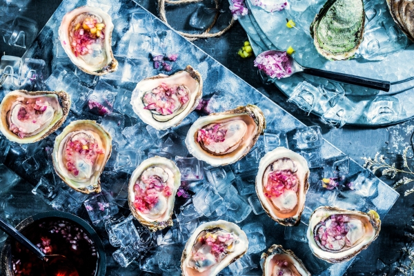 Oysters, plating, flat lay