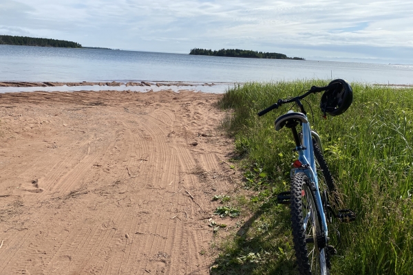 Image of bike at beach near Murray River